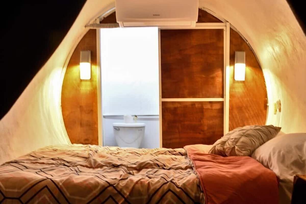 Bungalow básico, 1 cama Queen size, para no fumadores | Wifi gratis y ropa de cama