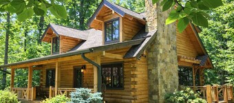 Private Log Cabin Hot Tub + Fire Pit • Peaceful • Near Hendersonville