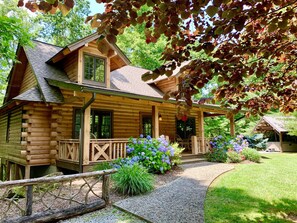 Exterior - Private Log Cabin Hot Tub + Fire Pit • Peaceful • Near Hendersonville (Hendersonville)