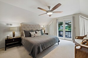 4 室のベッドルーム、アイロン / アイロン台、WiFi (無料)、ベッドシーツ