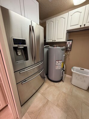 Interior - Family-Friendly Waterfront Lake Hamilton Retreat-refurnished- with Dock & Ramp  (Hot Springs)