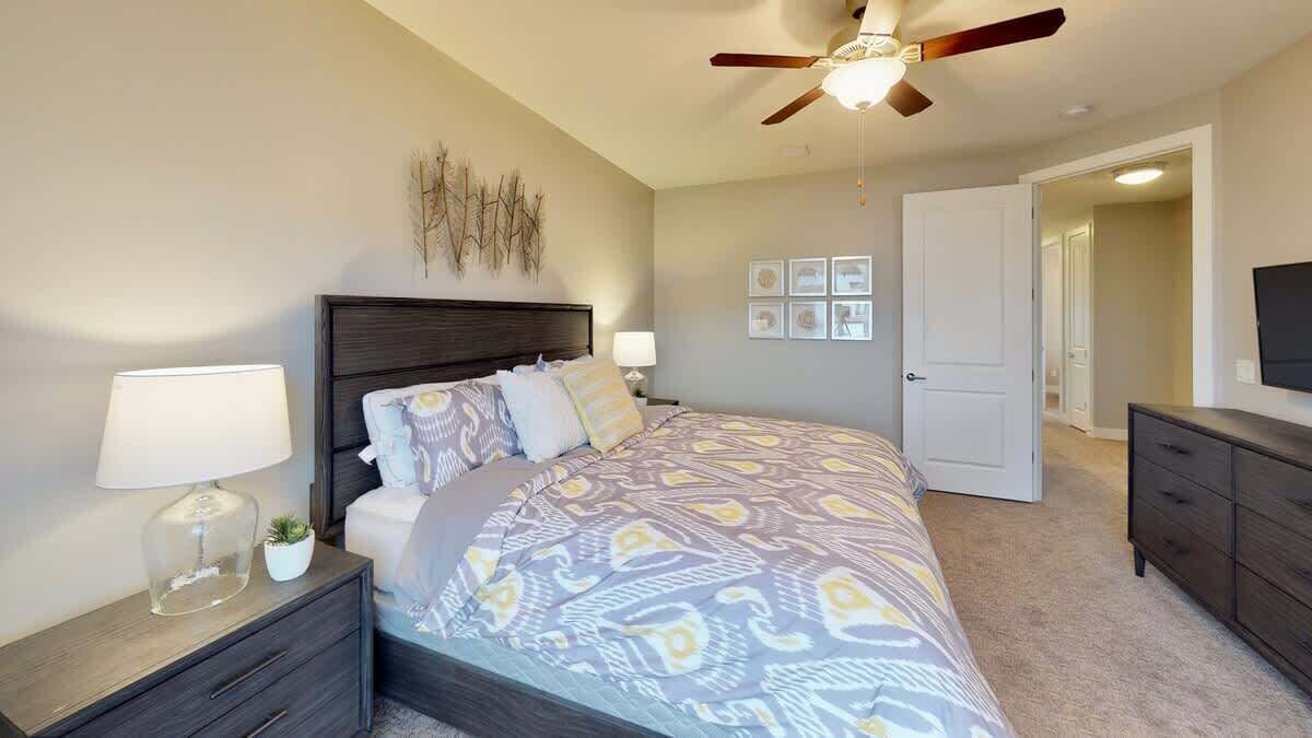4 bedrooms, iron/ironing board, free WiFi, bed sheets