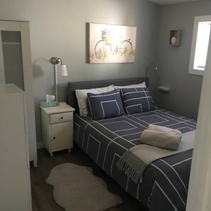 3 slaapkamers, een strijkplank/strijkijzer, wifi, beddengoed