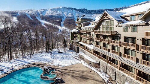 3 BDR Ski in/Ski Out Stunning MT Mansfield Views. MOUNTAIN GOLF COURSE ACCESS!!