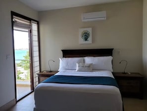 2 slaapkamers, een strijkplank/strijkijzer, gratis wifi, beddengoed