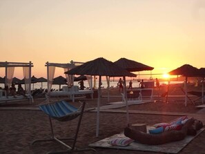 Camastros y toallas de playa 