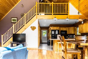 Smart TV, fireplace, Netflix, Hulu