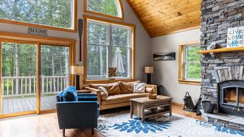 Smart-TV, Kamin, Netflix, Hulu