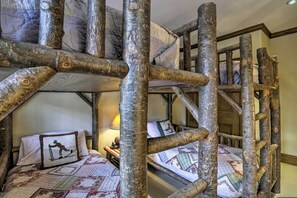 4 chambres, fer et planche à repasser, accès à Internet, literie fournie