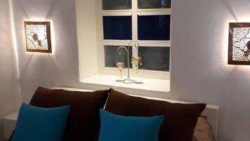 1 slaapkamer, een strijkplank/strijkijzer, wifi, beddengoed