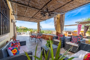 Outdoor dining - Cubo's Casa Rural Cortijillo Las Barrancas Family / private pool / air conditioning / BBQ / free Wi-Fi (Alhaurin de la Torre)