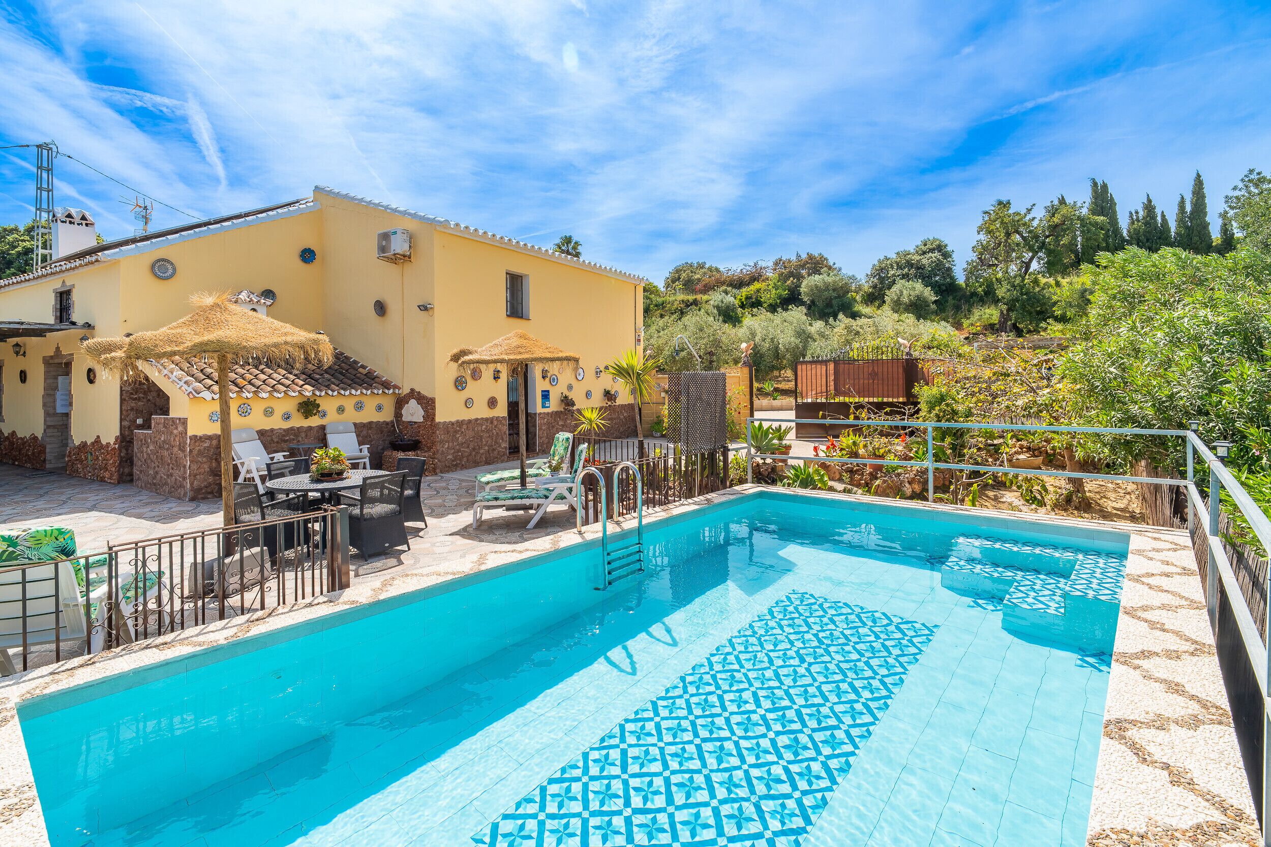 Rural house in Alhaurín el Grande with pool and views ideal for holidays in Málaga