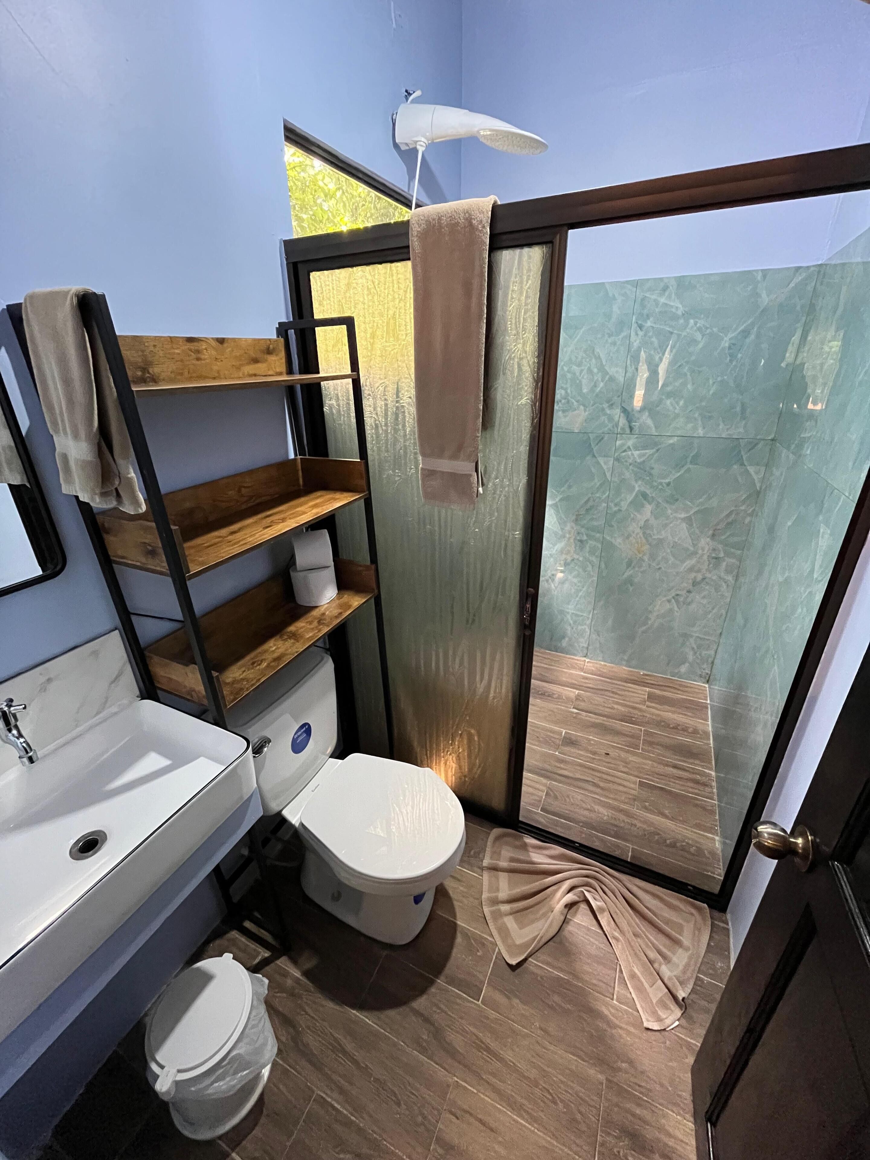 Double Room | Bathroom | Shower, towels