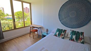 2 slaapkamers, een strijkplank/strijkijzer, gratis wifi, beddengoed