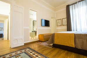 2 bedrooms, in-room safe, iron/ironing board, travel cot