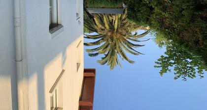 Pleasant house of 115 m2 on 2 levels, with an enclosed garden