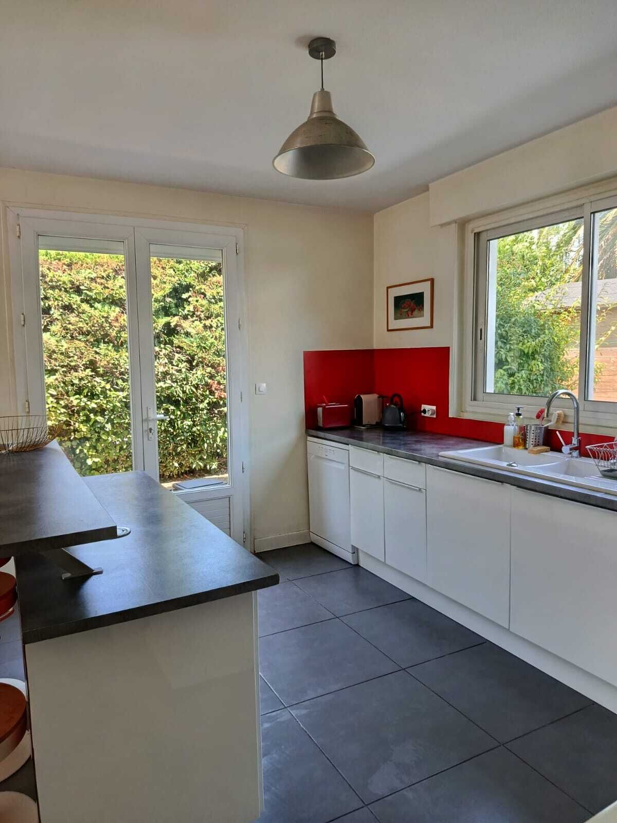 雪櫃、微波爐、焗爐、爐具