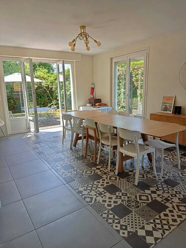 funktionelle Einfamilienhaus von 115 m2 auf 2 Ebenen, mit einem umzäunten Garten