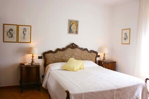 5 Schlafzimmer, Bügeleisen/Bügelbrett, WLAN