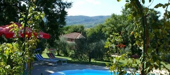 Bella villa con piscina privata situata nel territorio collinare della Valdichiana, a circa 1 km dal