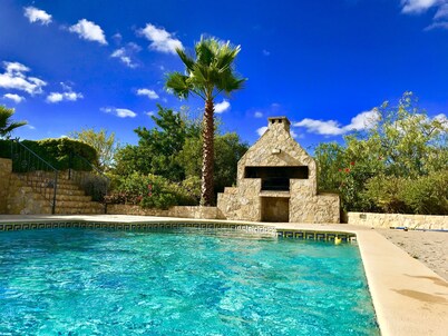 Beautiful Villa, Quiet Hilltop Location(2),  Sea View, HEATED Pool, WiFi