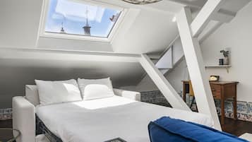 3 bedrooms, in-room safe, desk, iron/ironing board