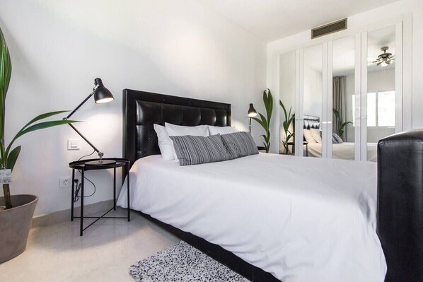 2 bedrooms, iron/ironing board, travel cot, WiFi