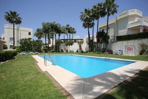 Pool - La Quinta Hills | Townhouse Rooftop Jacuzzi Community Pool (Benahavís)
