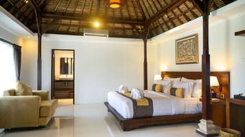 Family Villa, 3 Bedrooms | Minibar, in-room safe, desk, cribs/infant beds