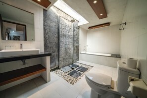Villa, 1 Bedroom | Bathroom shower - Umamani Villa Bali (Ungasan)