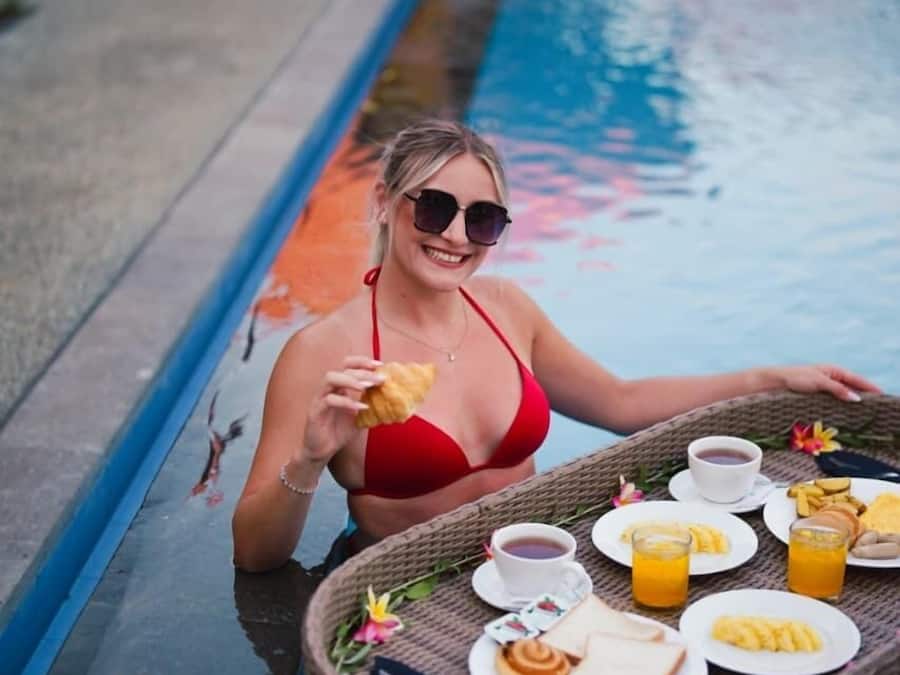 Café da manhã continental todos os dias (IDR 50000 por pessoa)