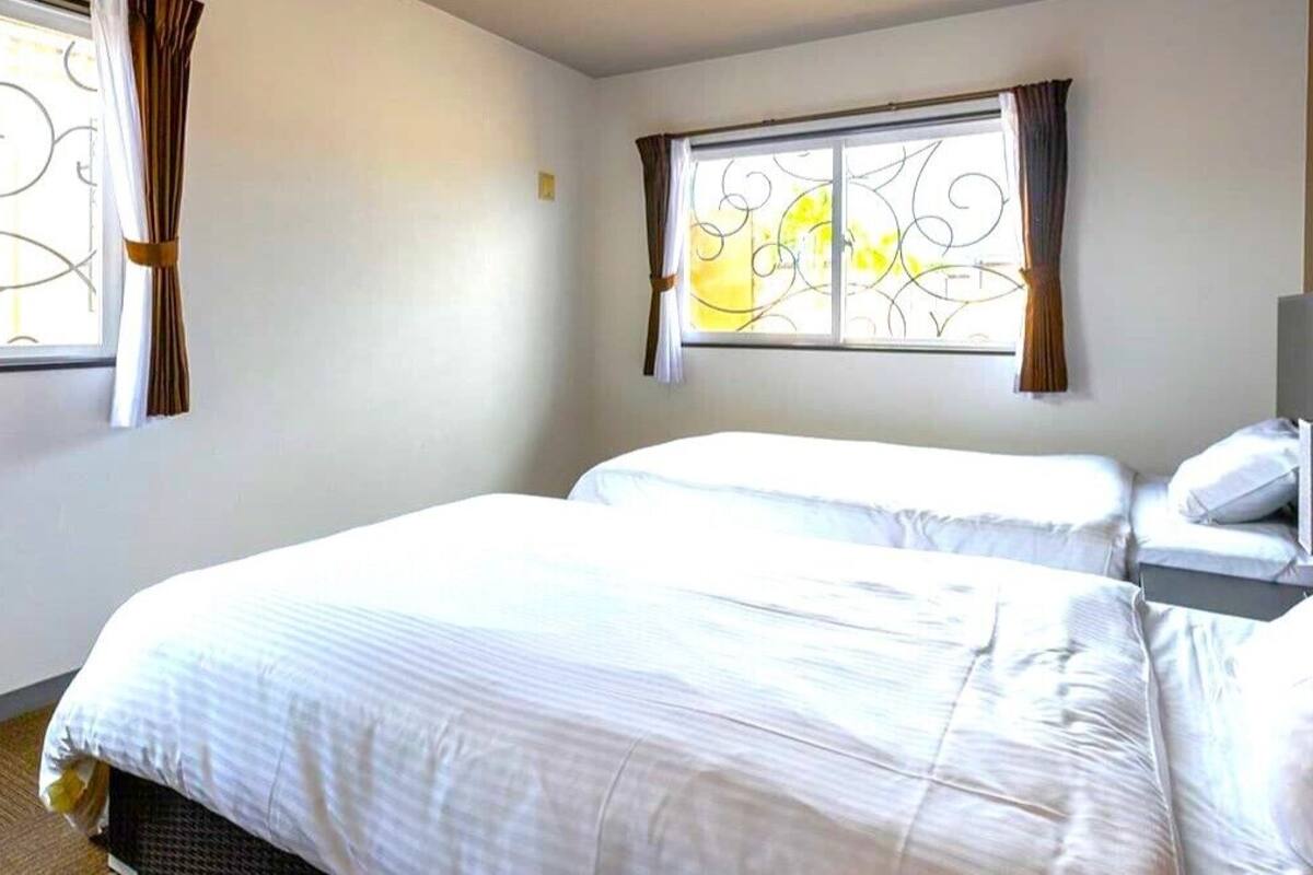 1 bedroom, desk, free wifi, bed sheets