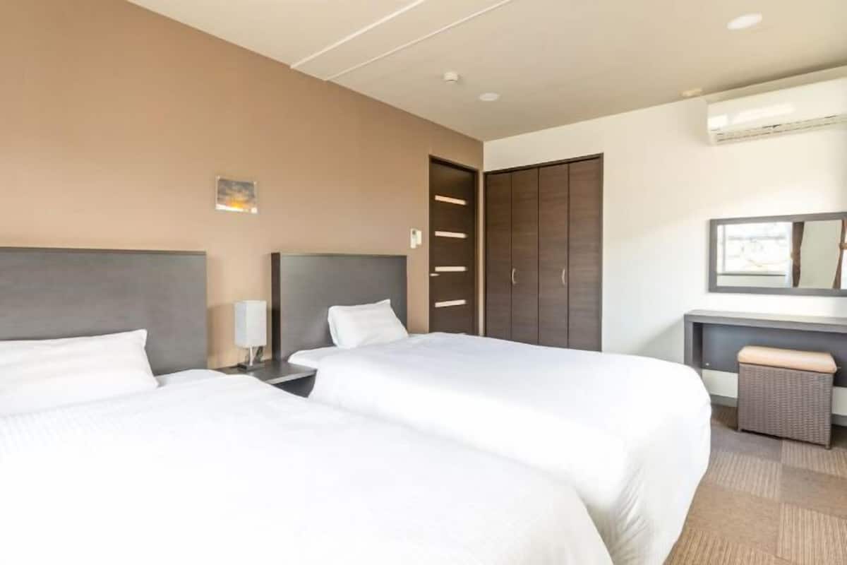 1 bedroom, desk, free WiFi, bed sheets