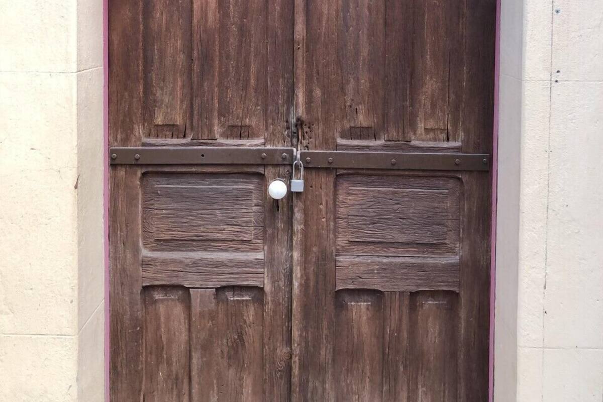 Decoración personalizada, muebles diferentes y cortinas blackout