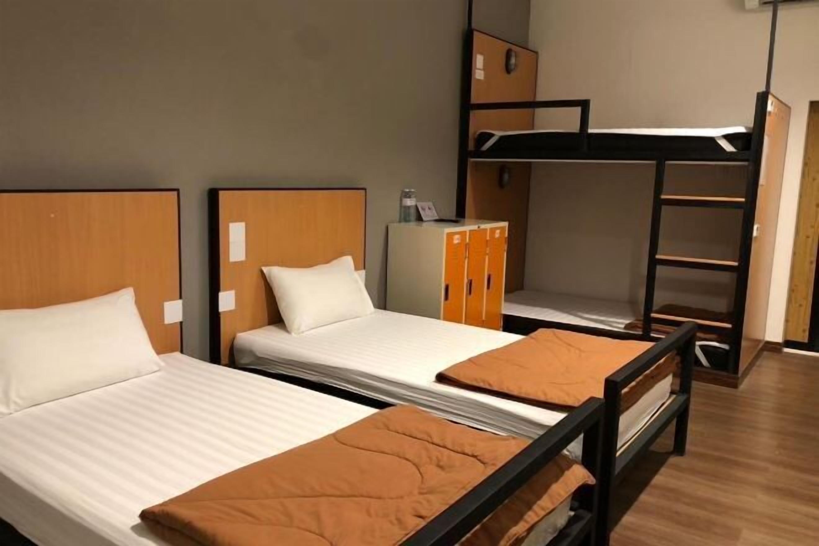 Free WiFi, bed sheets