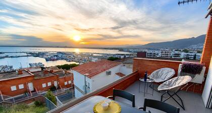Golden Sunset Views | Panoramic terrace over the bay of Roses | 7 guests
