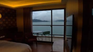 Elite Quadruple Room, 2 Double Beds, Non Smoking | Bathroom amenities