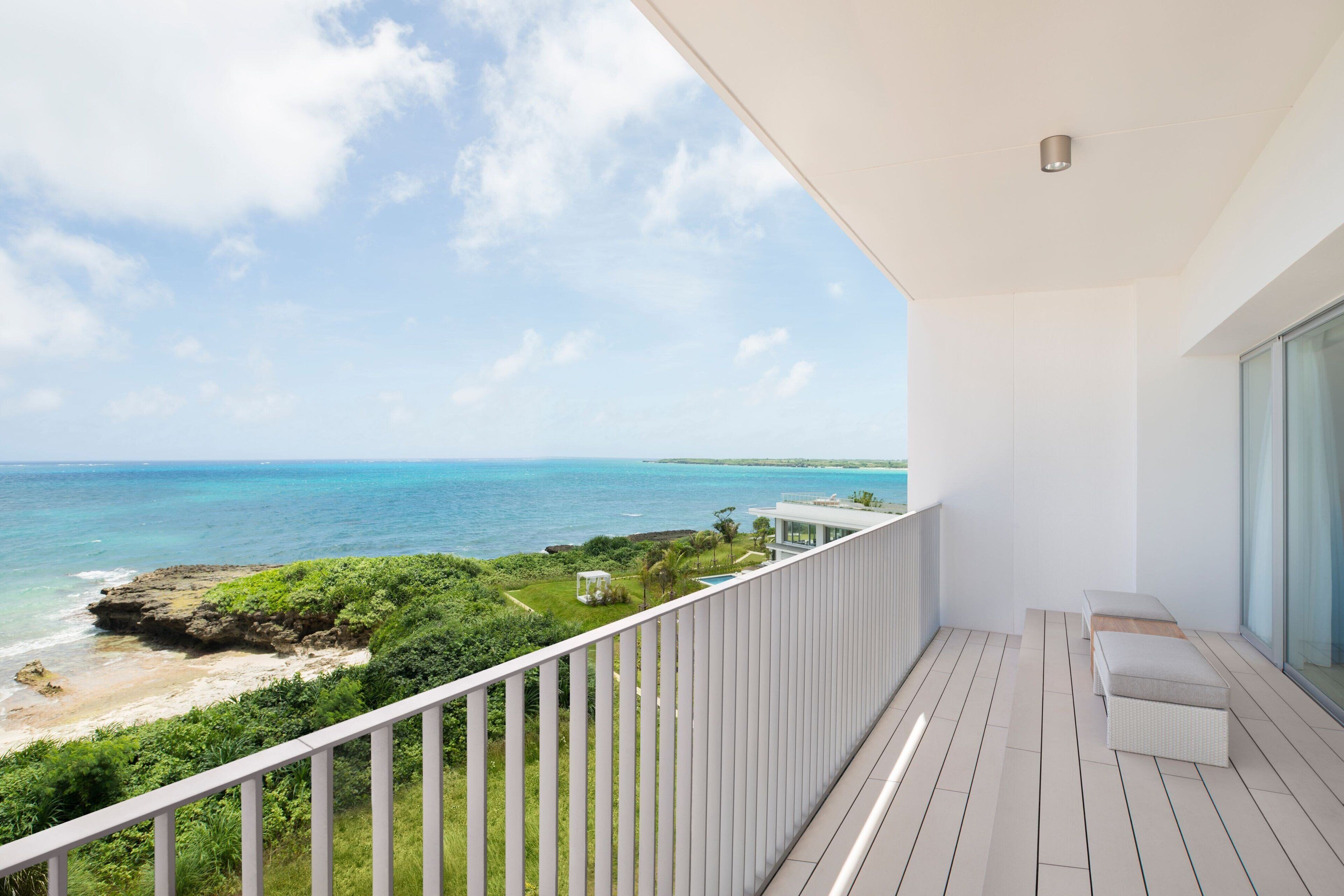 Junior Suite, 1 King Bed with Sofa bed, Ocean View (Corner) | Beach/ocean view