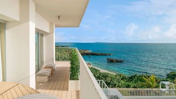 Junior Suite, 2 Double Beds, Non Smoking, Oceanfront | 1 bedroom, minibar, in-room safe, free cribs/infant beds