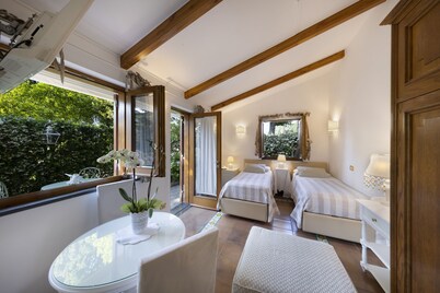 Secluded villa in the heart of the town