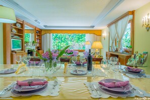Dining - Secluded villa in the heart of the town (Sorrento)