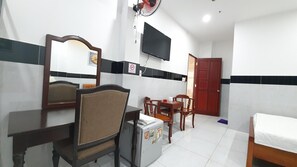 Minibar, escritorio, wifi gratis