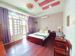 Minibar, escritorio, wifi gratis