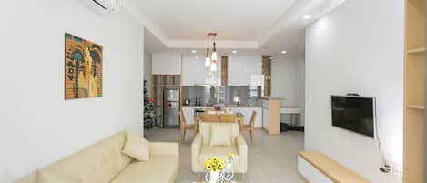 Family Apartment | Living room | Flat-screen TV
