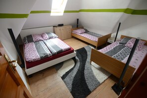 2 slaapkamers, een strijkplank/strijkijzer, wifi, beddengoed