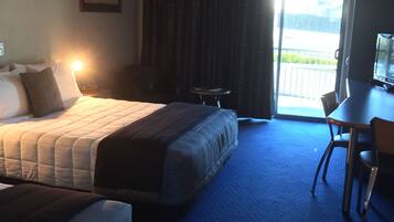 Executive Studio, Balcony