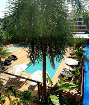 Kolam renang outdoor