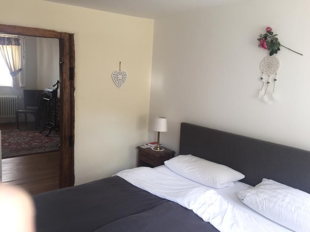 5 bedrooms, desk, iron/ironing board, WiFi