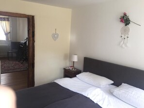 5 chambres, bureau, fer et planche à repasser, Wi-Fi