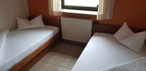2 Schlafzimmer, schallisolierte Zimmer, WLAN, Bettwäsche